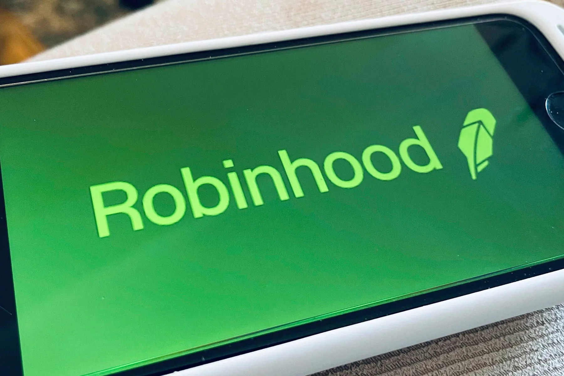 The Retail Investor Revolution: How Redditors and Robinhood are Changing the Stock Market